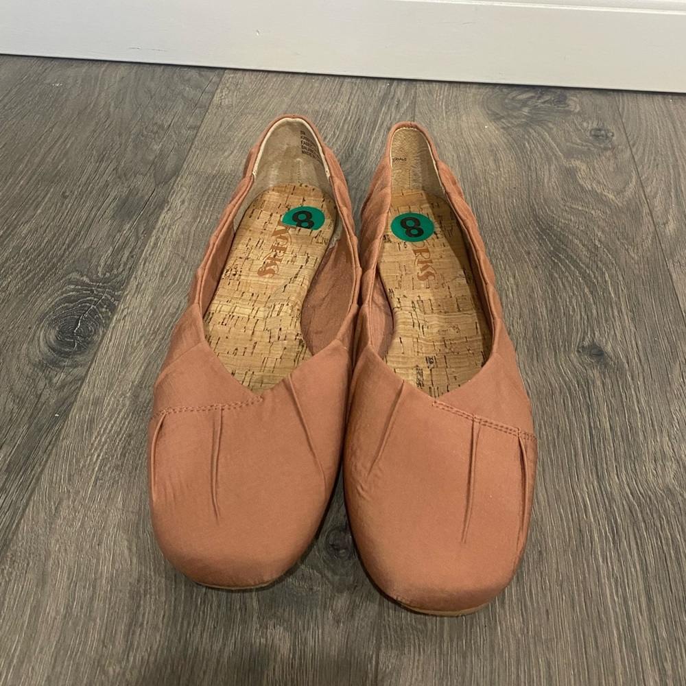 Tan new shoes sz8